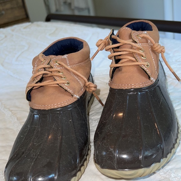 Tommy Hilfiger Duck Boots - Picture 2 of 3